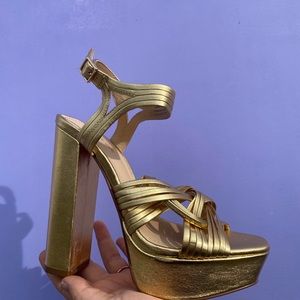 COPY - Fabulous golden heels
